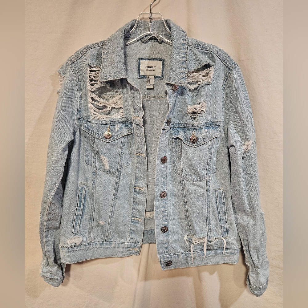 🩵 SOLD 🩵 Forever 21 Light Blue Ripped Jean Jacket